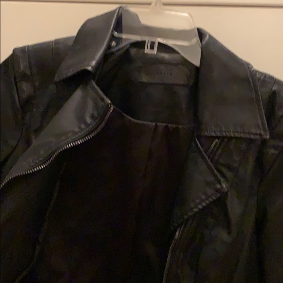 Leather jacket - Picture 2 of 3